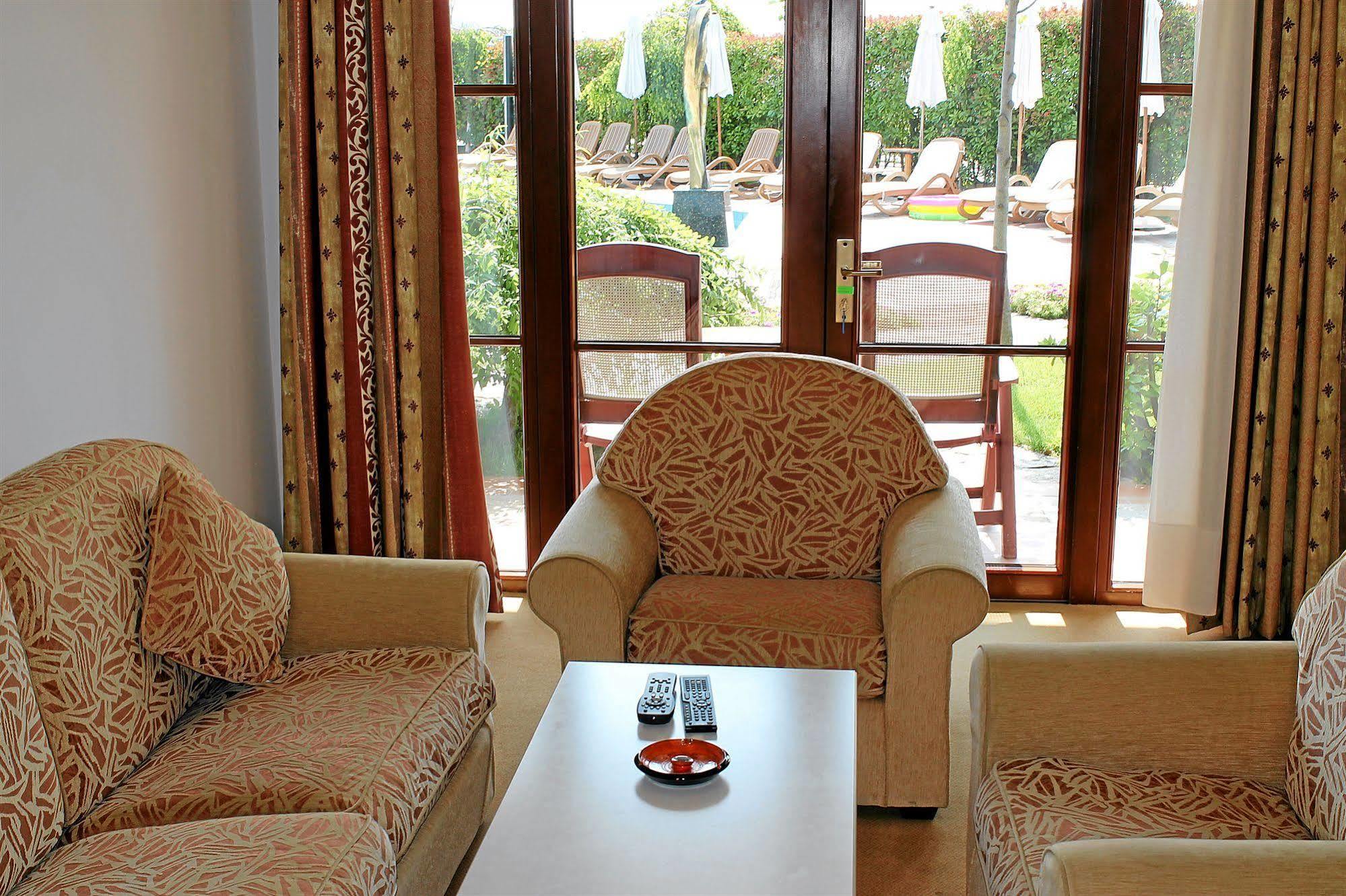 Helena Vip Villas And Suites Pantai Sunny Luaran gambar