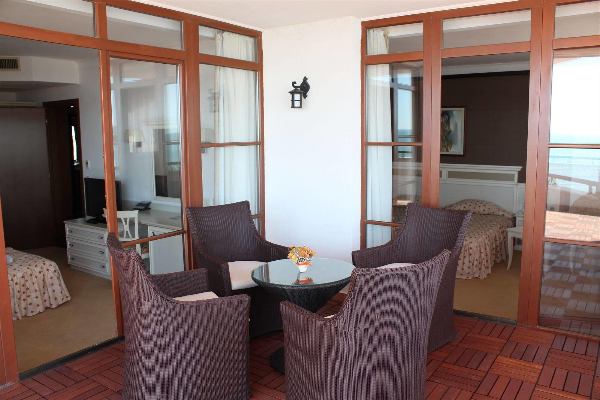 Helena Vip Villas And Suites Pantai Sunny Luaran gambar